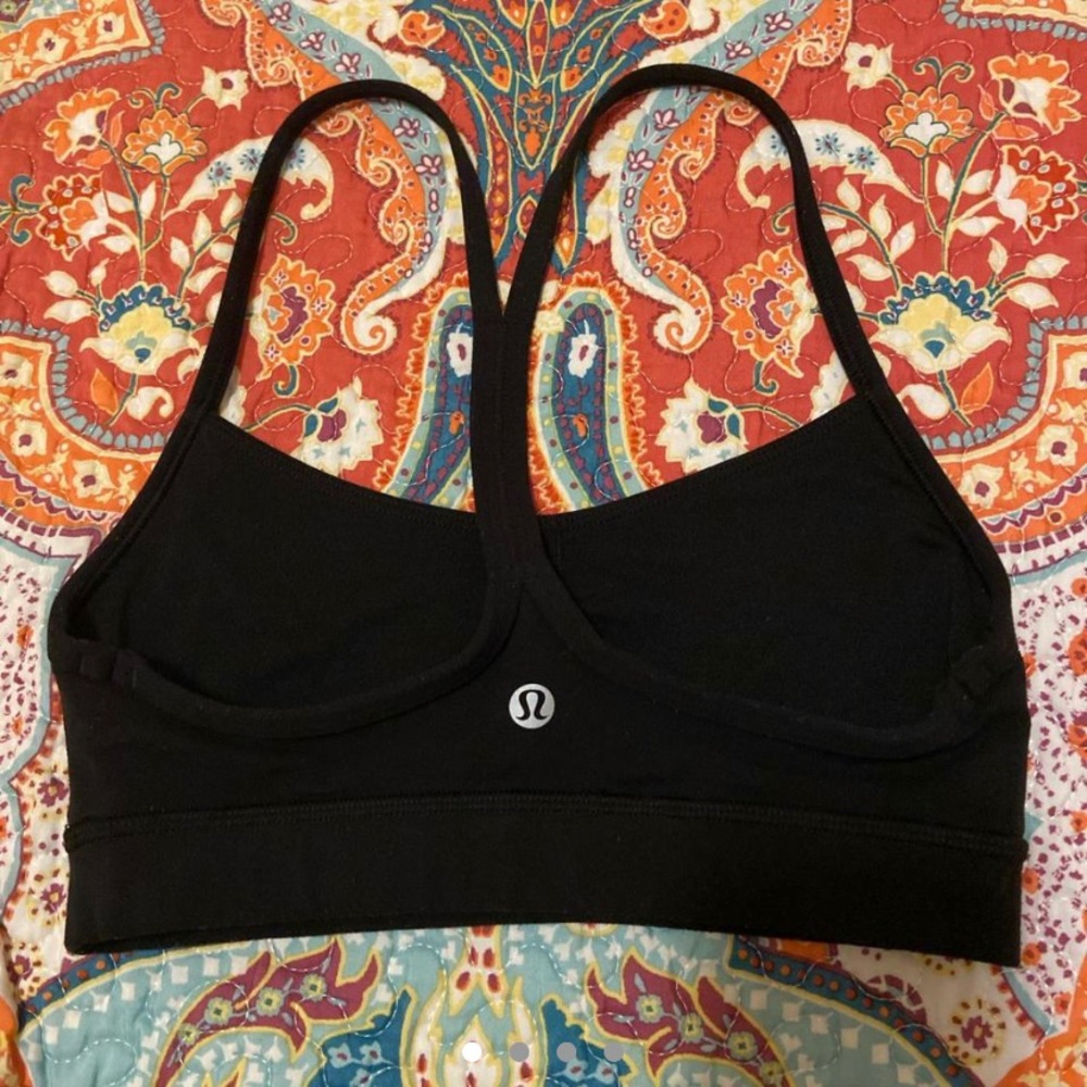 Lululemon flow y sports bra